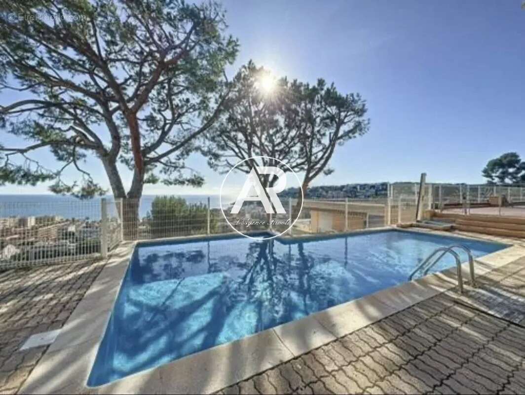 Appartement à ROQUEBRUNE-CAP-MARTIN