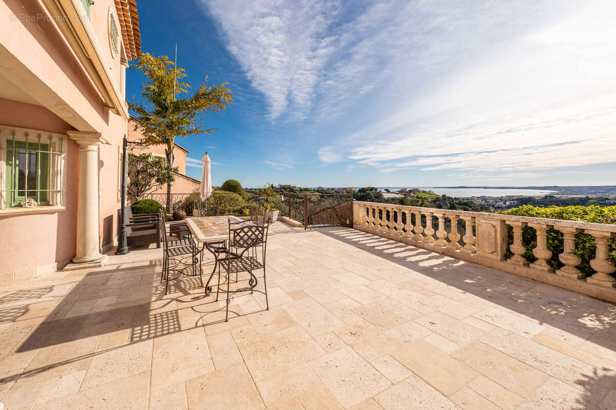 Maison à CAGNES-SUR-MER
