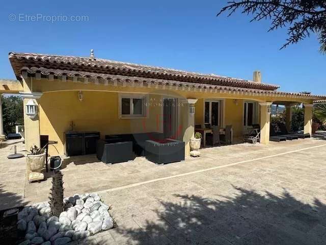 Maison à LES ADRETS-DE-L&#039;ESTEREL