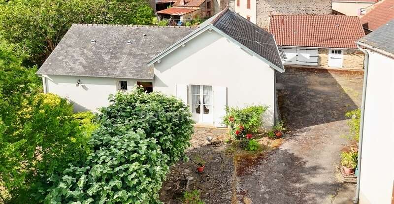 Maison à MAGNAC-LAVAL