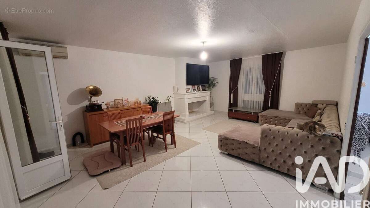 Photo 2 - Appartement à MORIERES-LES-AVIGNON