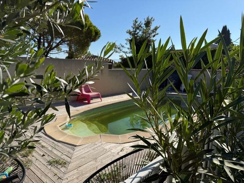 Maison à SAINT-SATURNIN-LES-AVIGNON