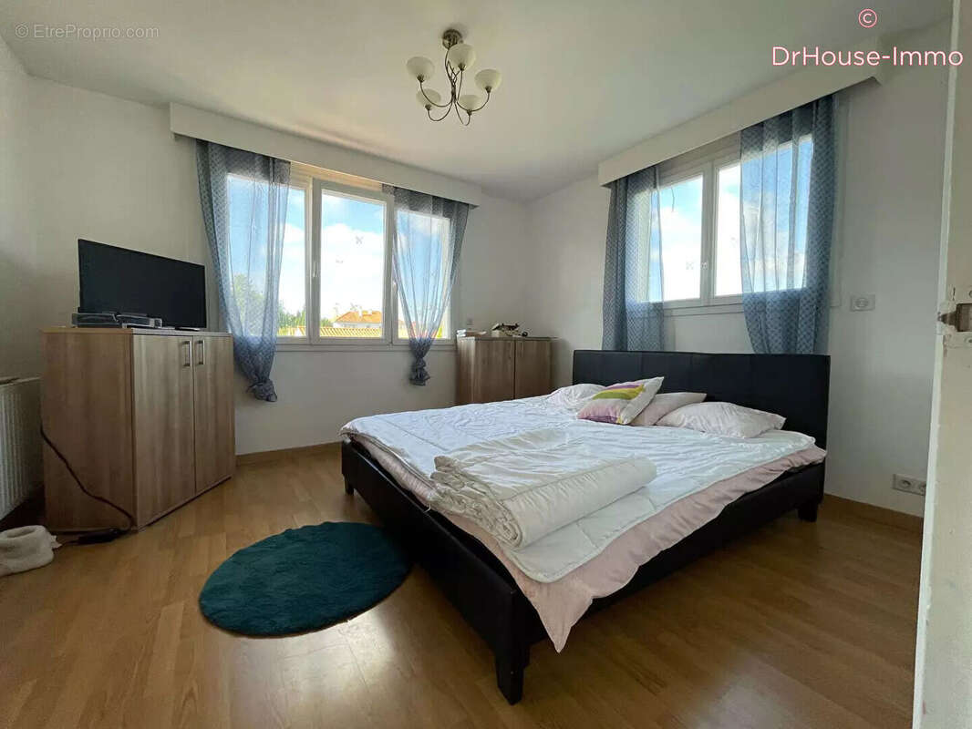 Maison à SAINT-MAIXENT-SUR-VIE