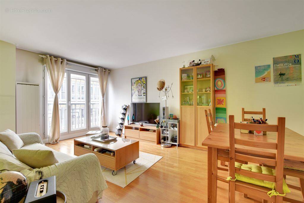 Appartement à PARIS-20E