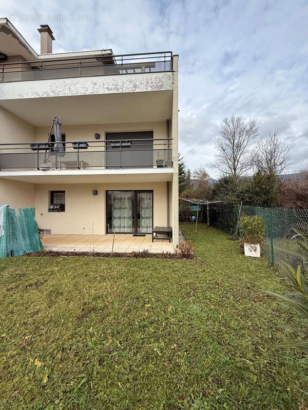 Appartement à CESSY
