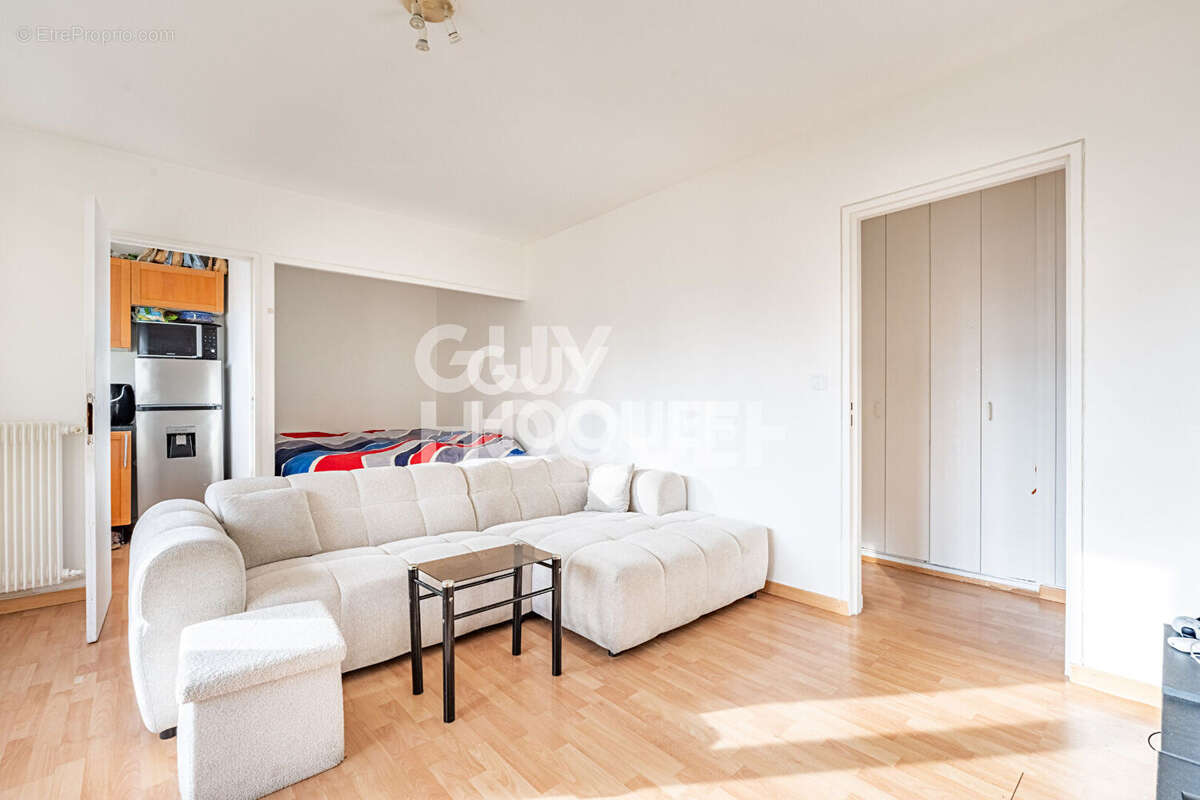 Appartement à LA GARENNE-COLOMBES