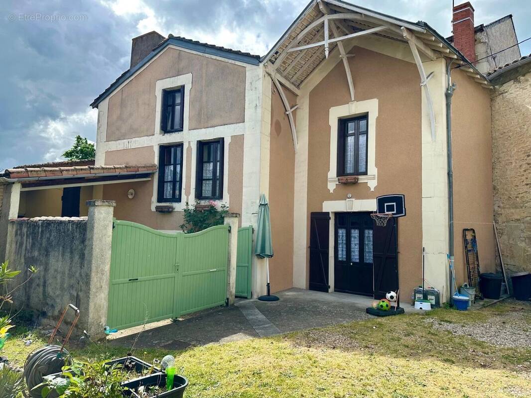 Maison à MARIGNY-BRIZAY