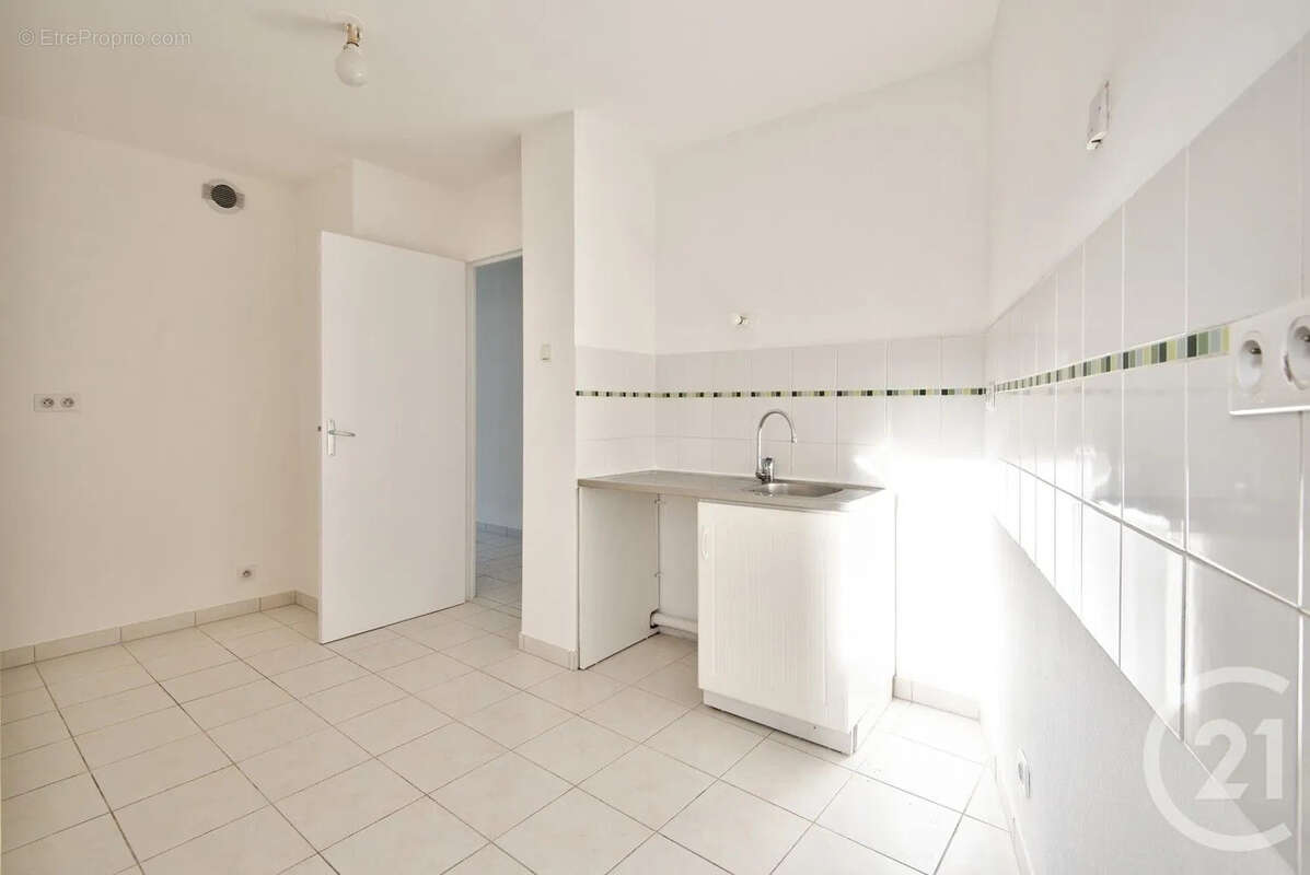 Appartement 74 m² à Antibes  - photo 3