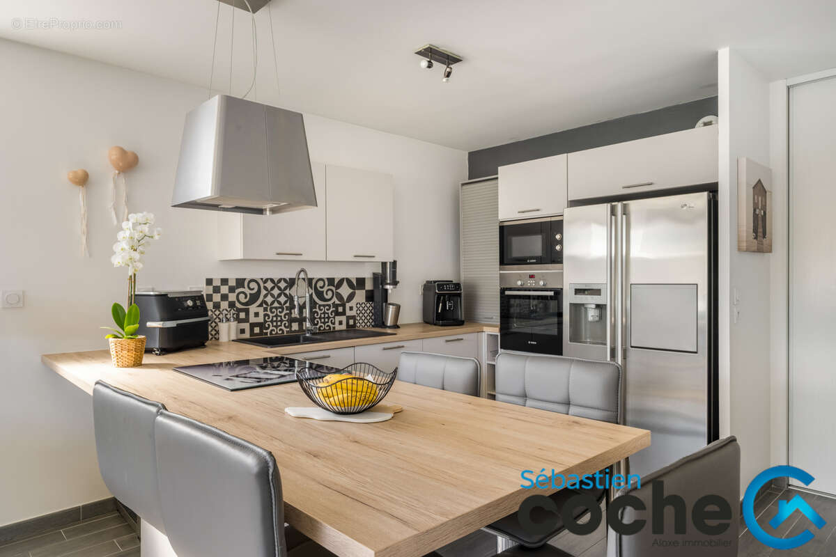 Appartement à SAINT-LAURENT-DE-MURE