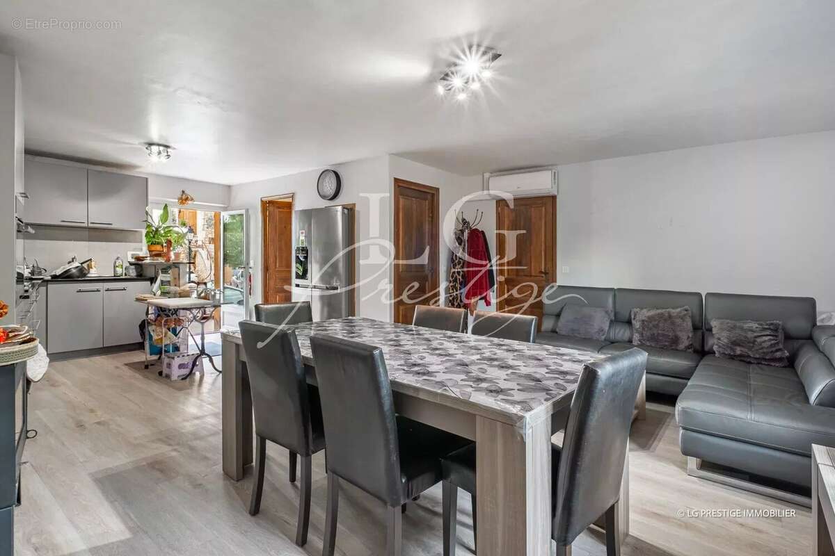 Appartement à CALLIAN