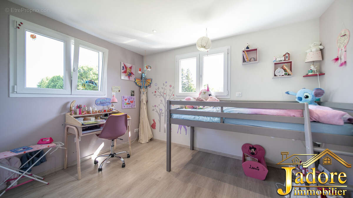 *** TROP TARD *** Maison familiale secteur prisé - photo 11