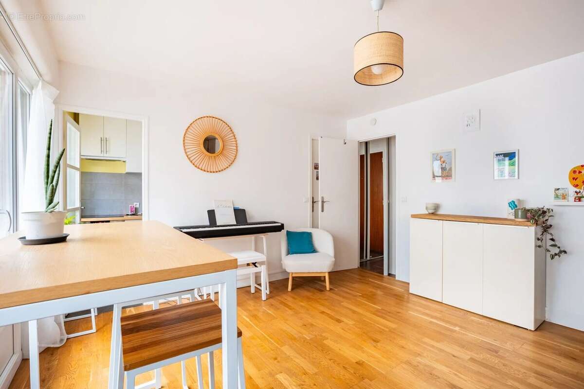 Appartement à PARIS-17E
