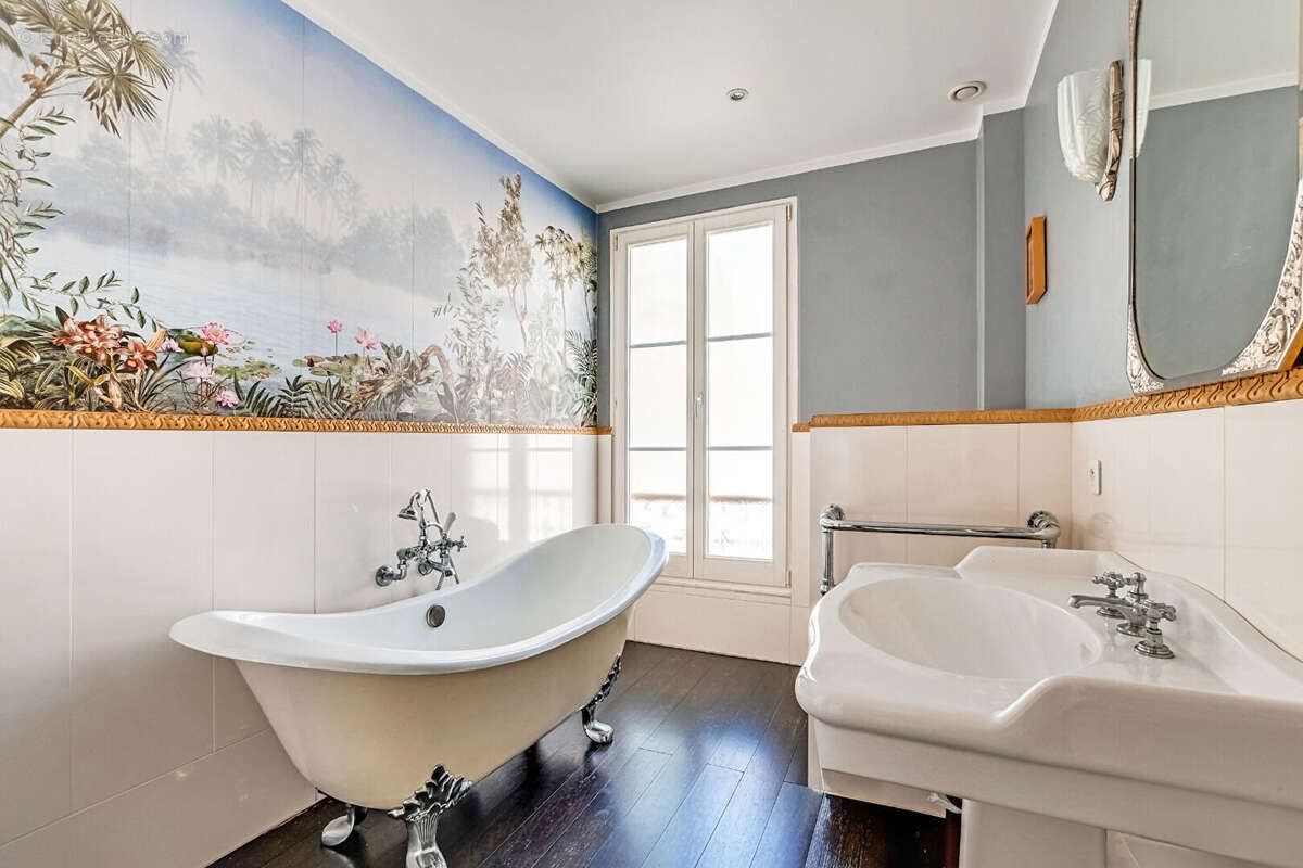 Appartement à PARIS-19E