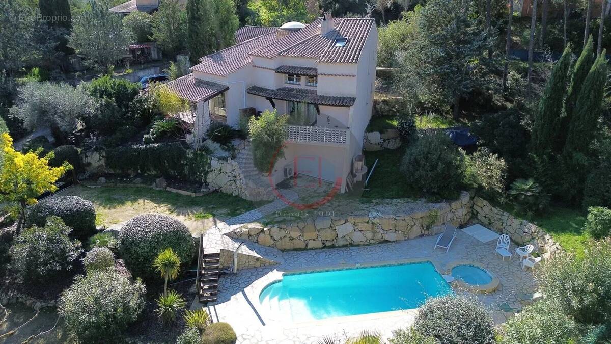 Maison à LES ADRETS-DE-L&#039;ESTEREL