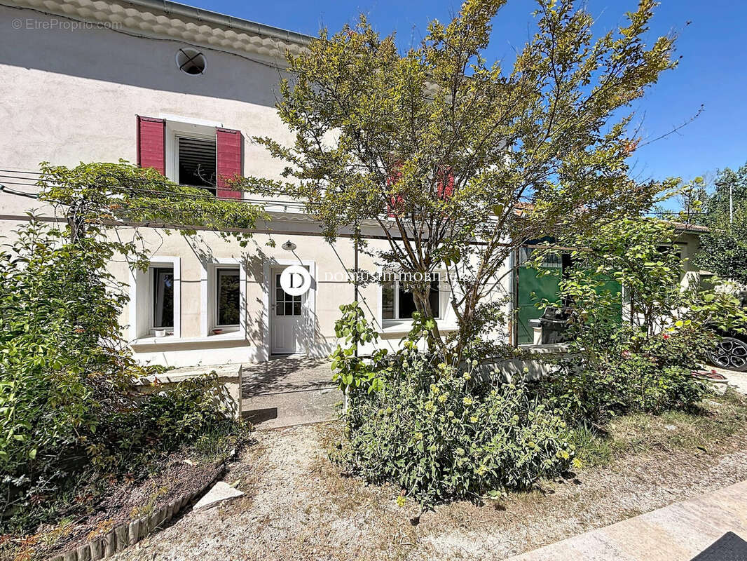 Maison à SAINT-SATURNIN-LES-AVIGNON