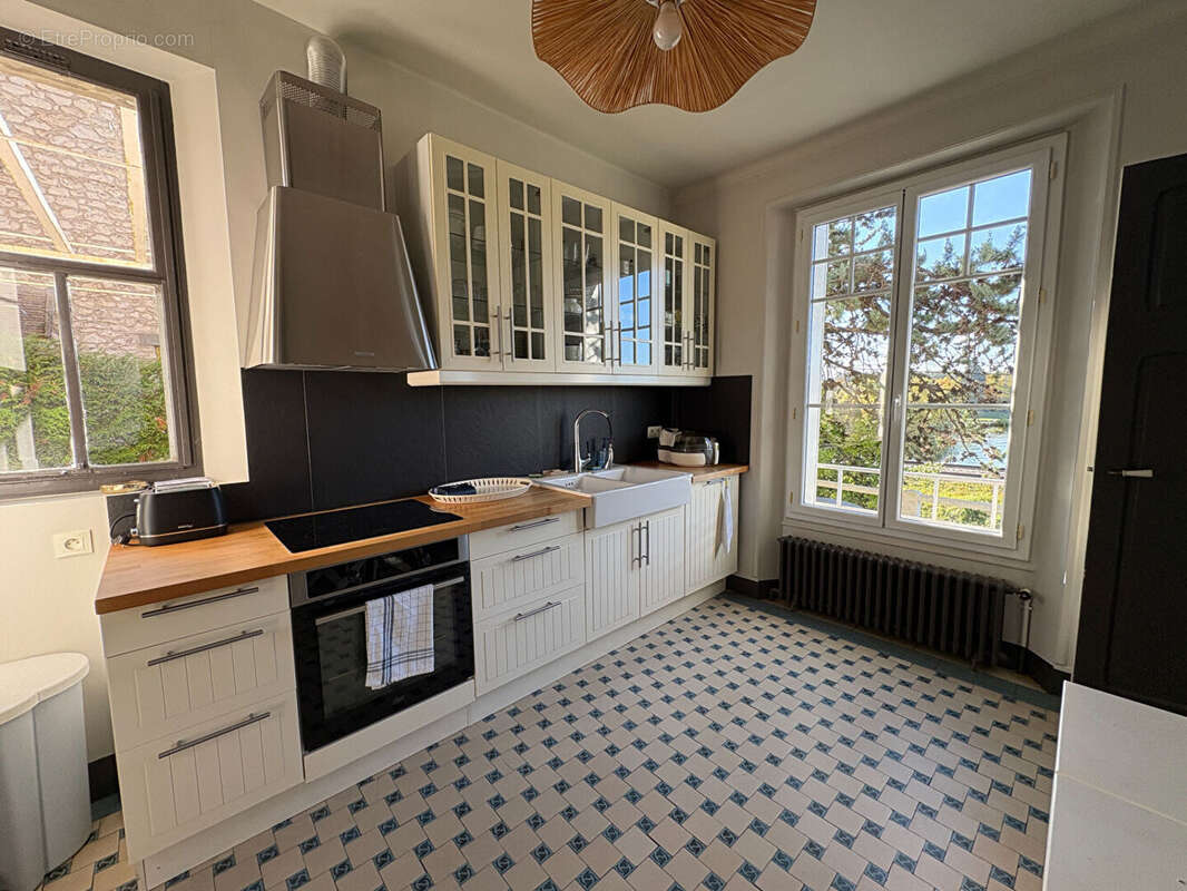 Maison à FONTAINE-LE-PORT