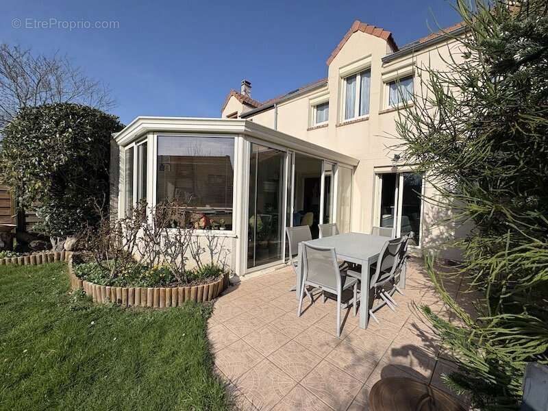 Maison à CHATEAUFORT