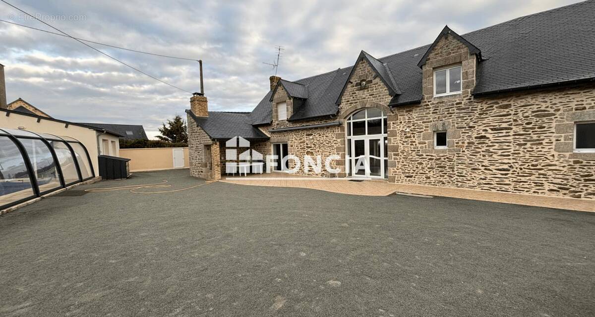 Maison à SILLE-LE-GUILLAUME