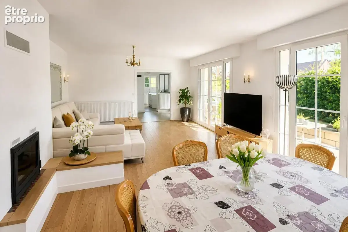 Maison de 6 pièces de 166 m² à Cléry-Saint-André - photo 5