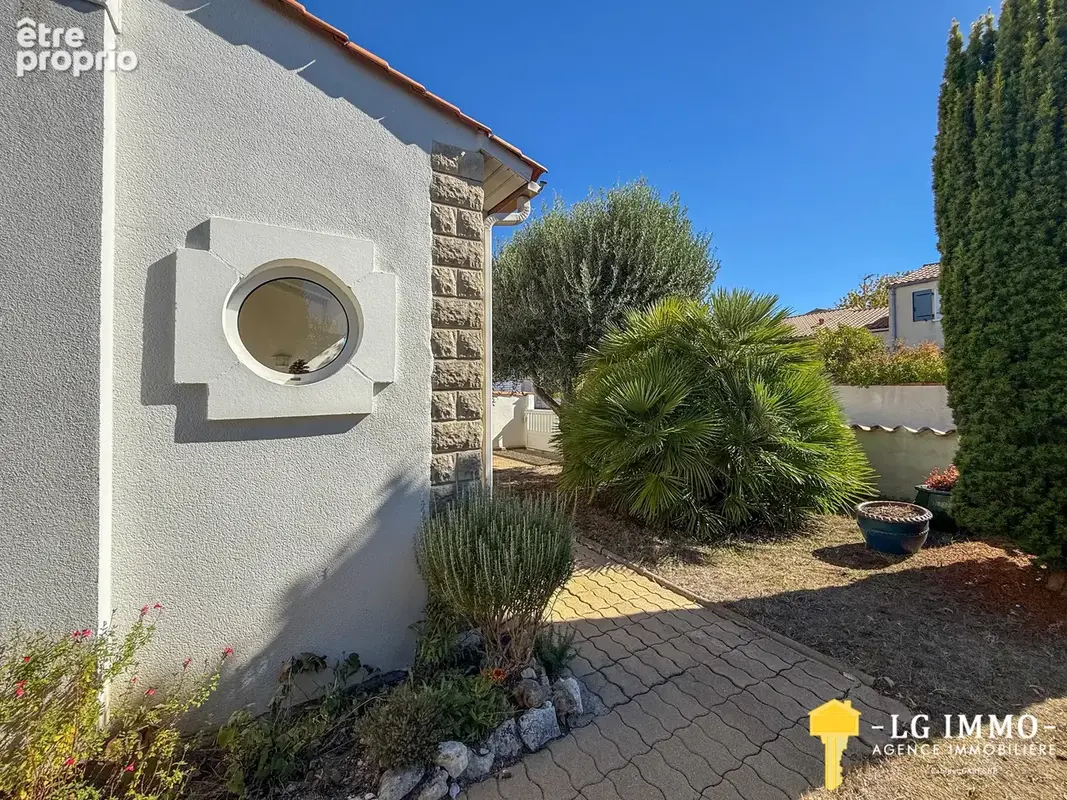 Maison Royan 3 chambres, avec véranda, jardin et garage. - photo 2