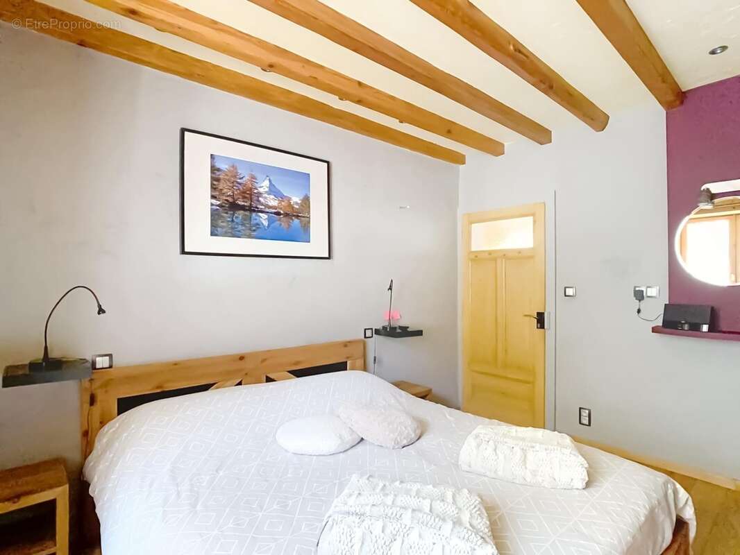 chalet rénové avec vue panoramique, mazot, sauna et fort potentiel – Glières-Val-de-Borne (74) - photo 8