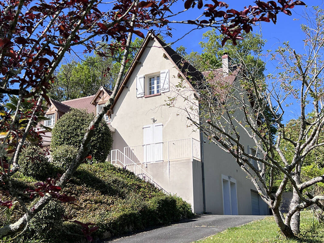 Maison à REUGNY