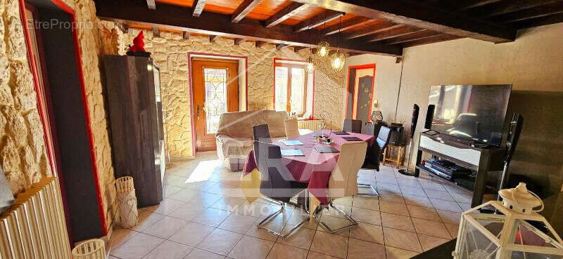 Maison à LES ABRETS