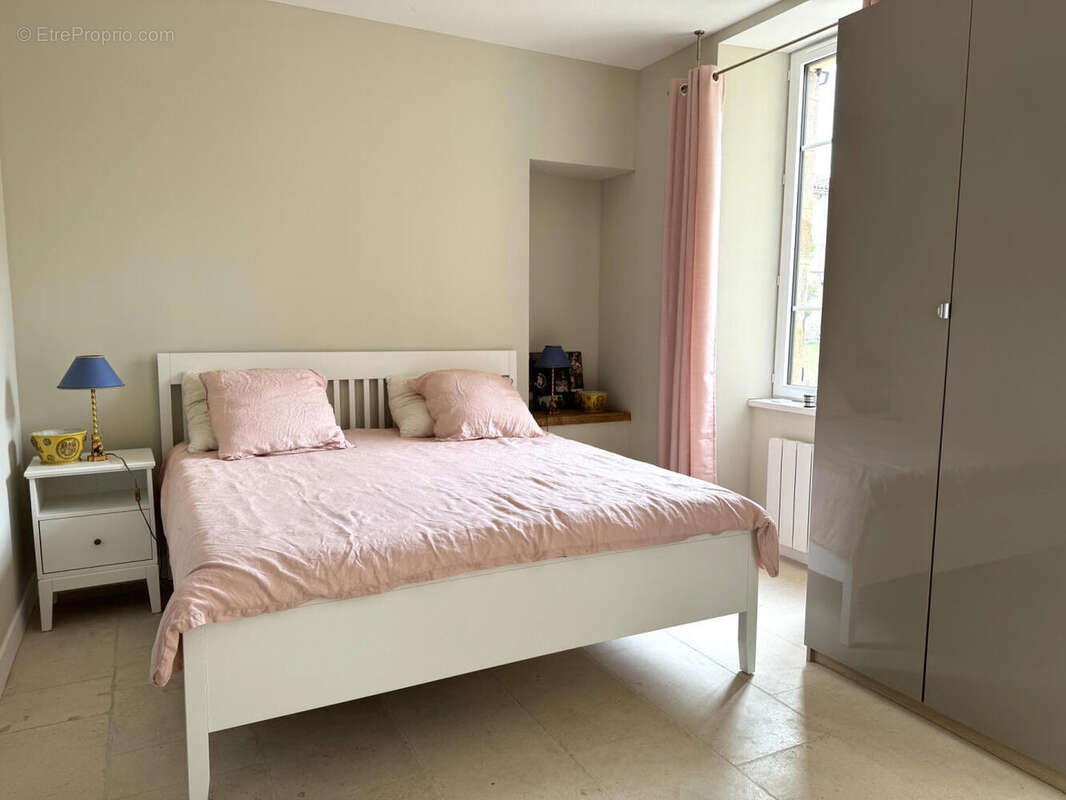 CHAMBRE - Maison à USSON-DU-POITOU