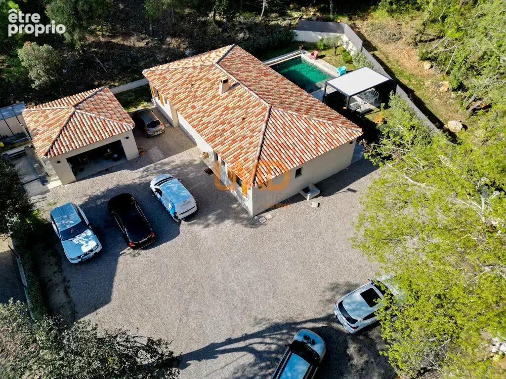 La Motte (83920)-Villa plain-pied RT2020-Piscine-Ecrin de verdur - photo 2