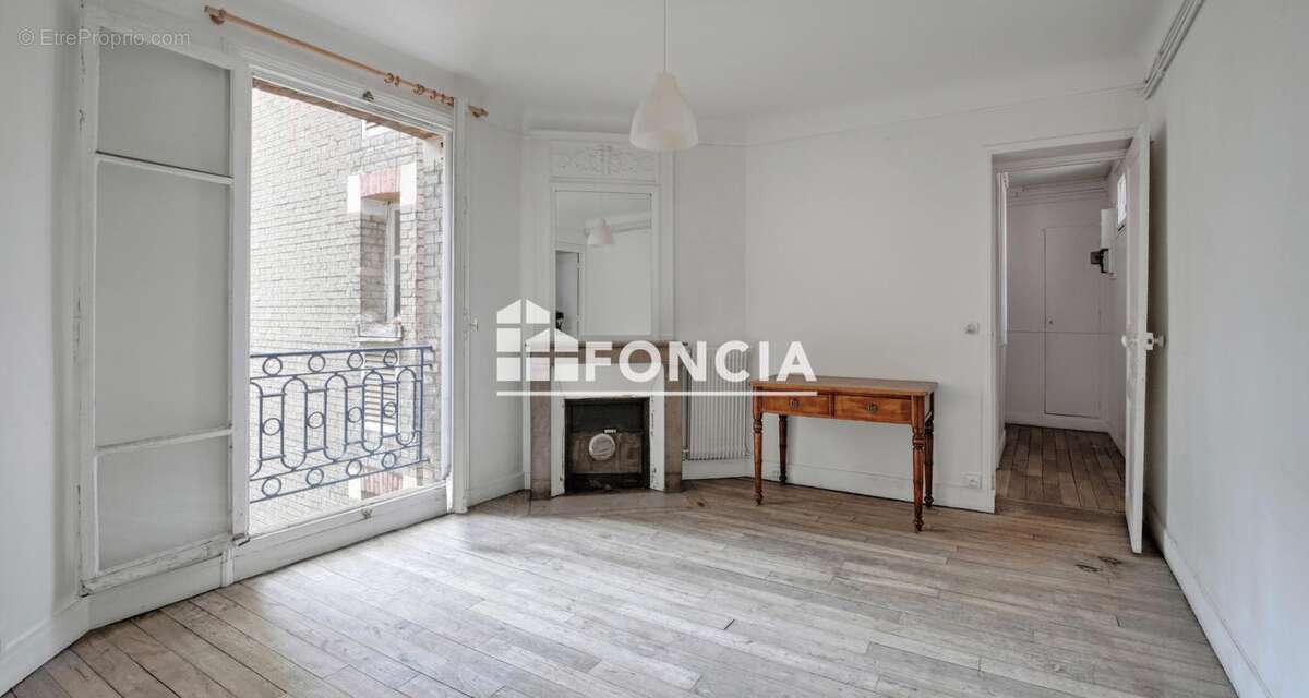 Appartement à PARIS-14E