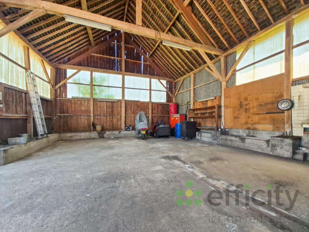 Maison à SAINT-PAVACE