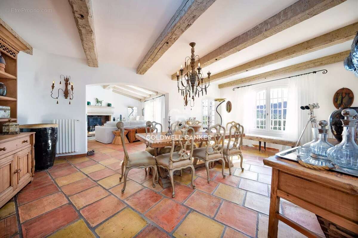 Maison à MANDELIEU-LA-NAPOULE