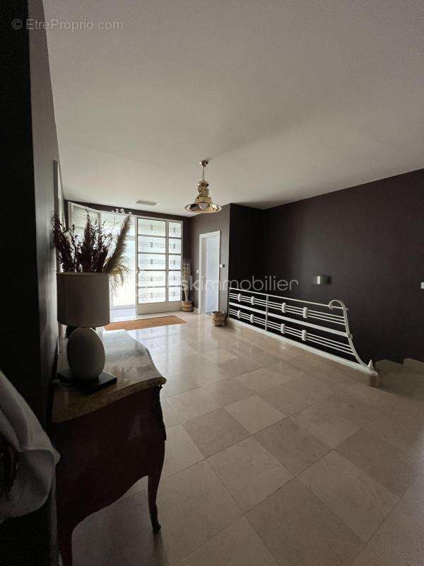 Maison de plain pied sur sous sol complet avec piscine - photo 6
