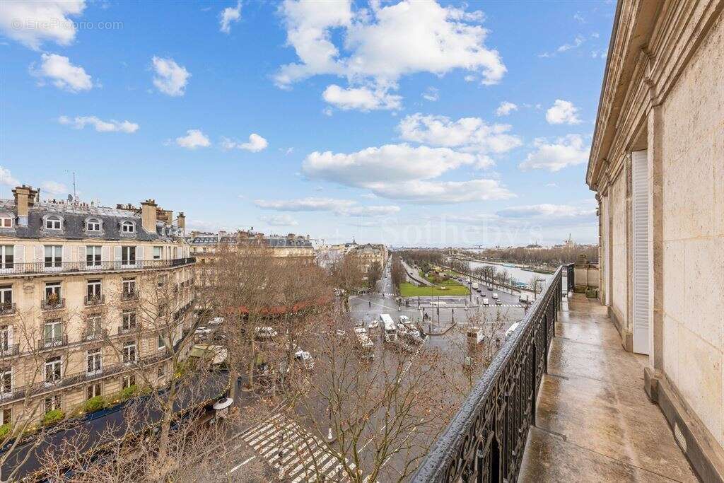 Appartement à PARIS-16E