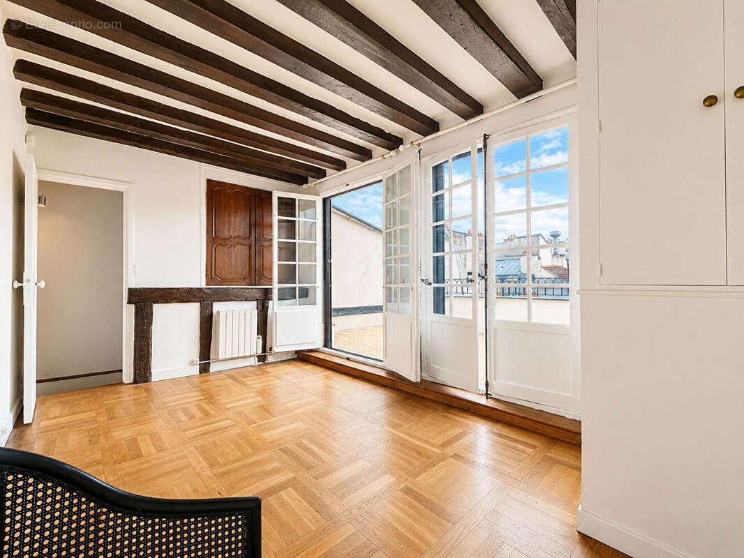 PARIS IV - Ile Saint-Louis - Duplex au dernier étage avec terrasse - photo 6