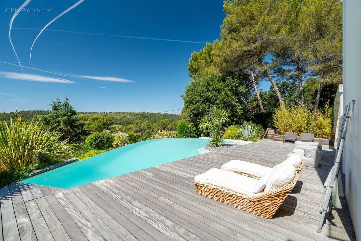 Maison à EGUILLES