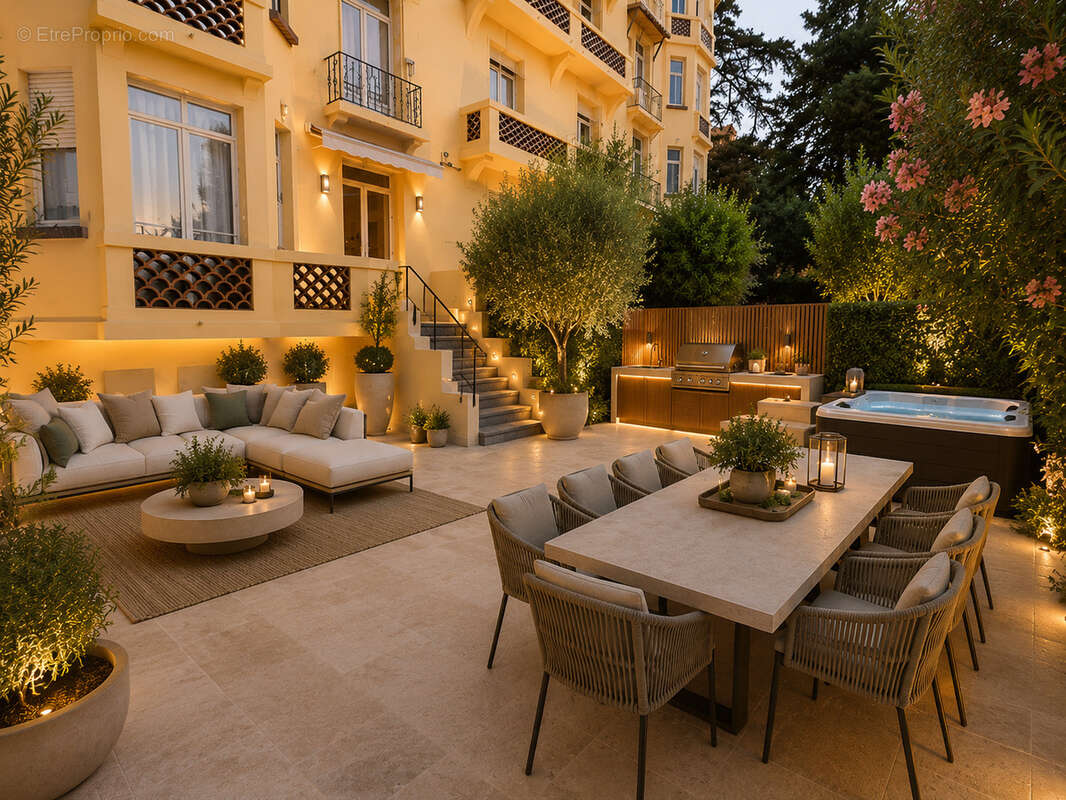 Cannes centre  t4 sud 151m2 bourgeois rez de jardin terrasse 97m2, garage - photo 2