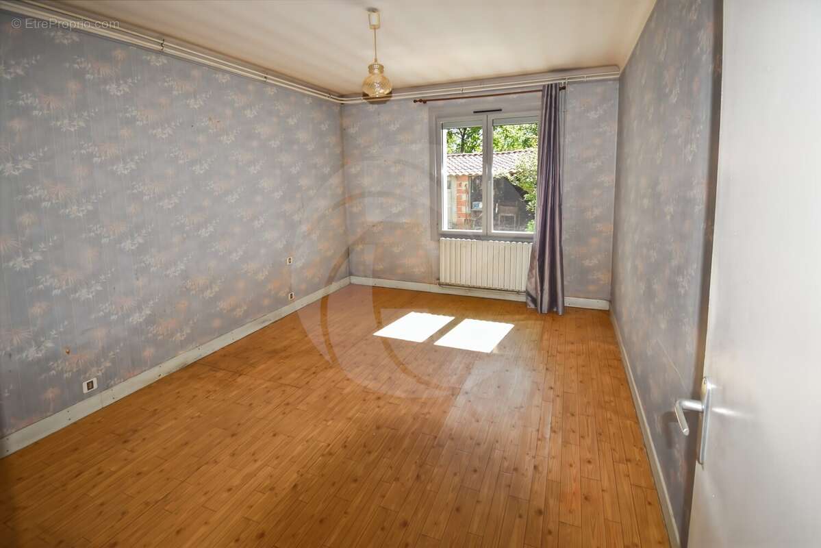 Maison à SAINT-ETIENNE-DE-TULMONT