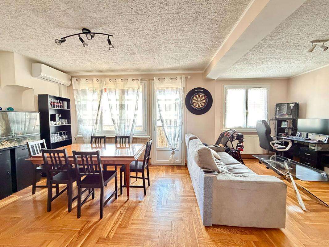 Appartement à LYON-8E