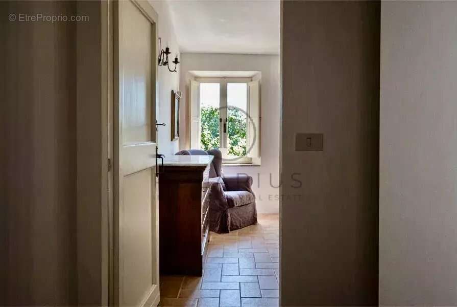 Ferme avec appartements, laboratoire de transformation et boutique à la ferme — Le Marche - photo 37