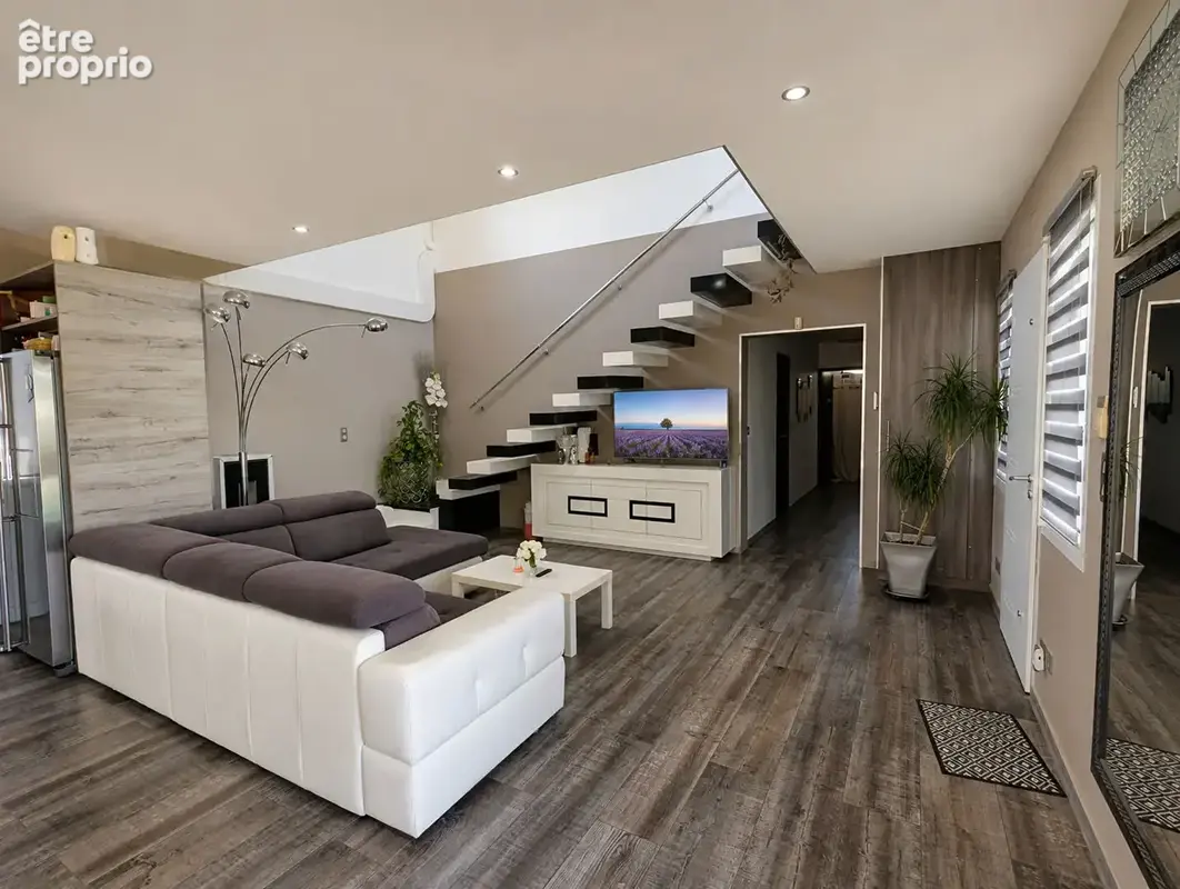 AUPS, superbe villa contemporaine avec piscine proche du village. - photo 8
