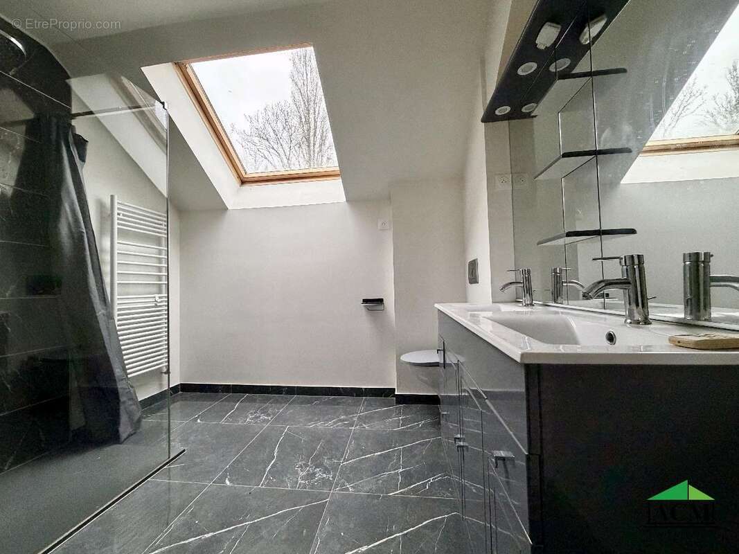 Maison à MERY-SUR-OISE