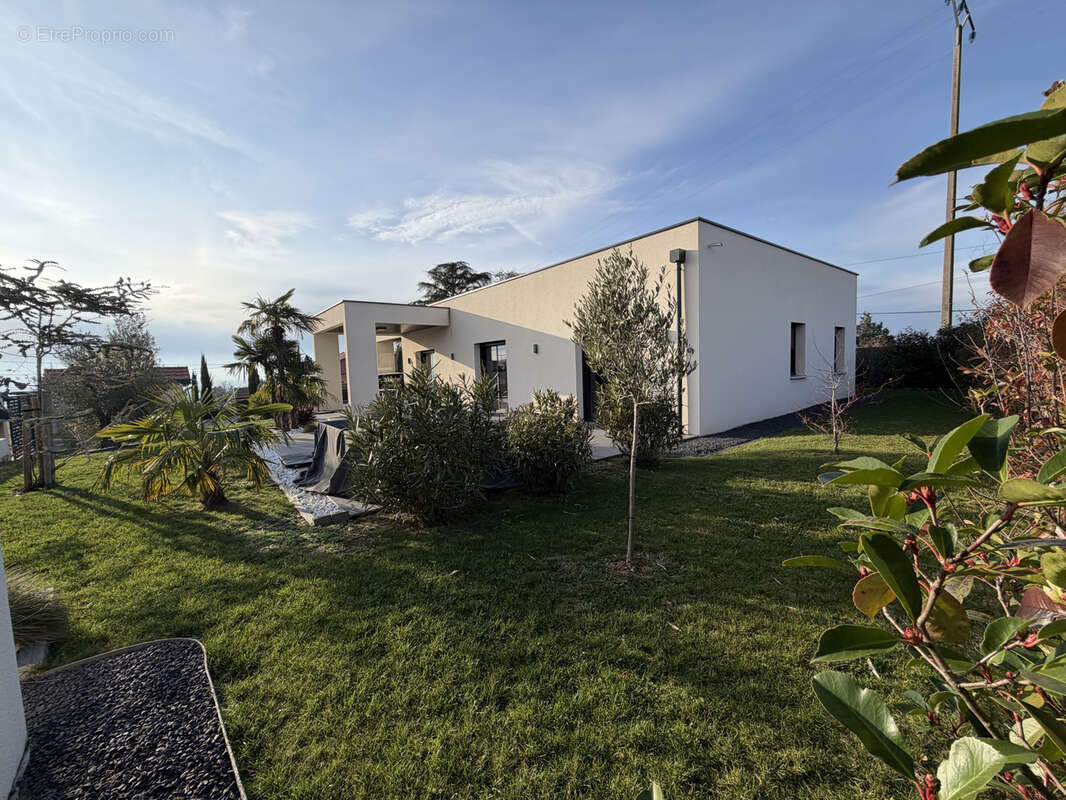 Maison à PERREUX