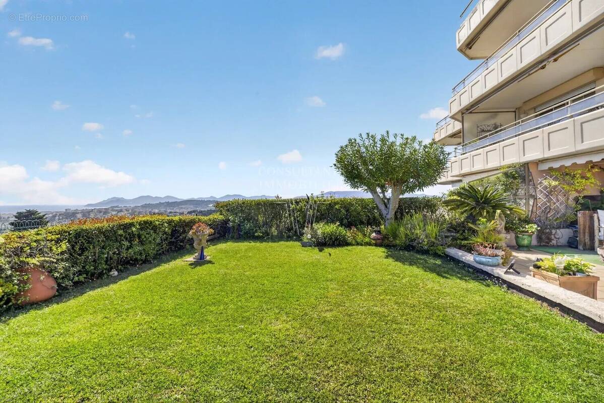 Appartement à LE CANNET