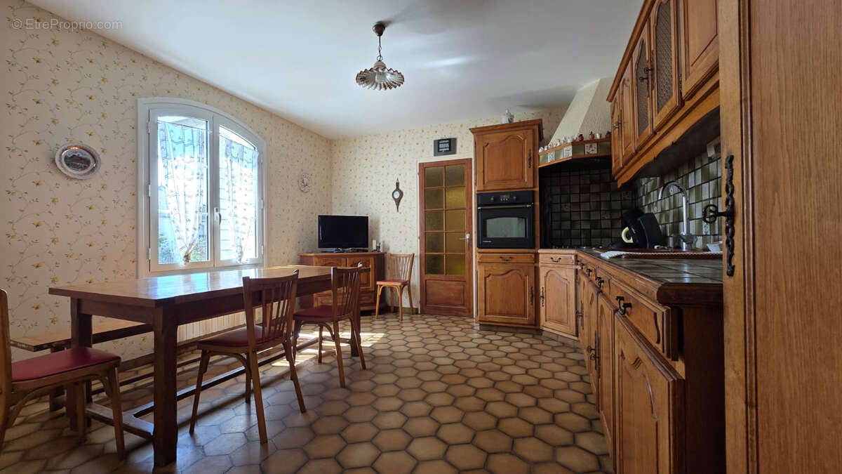 Maison à LENCLOITRE