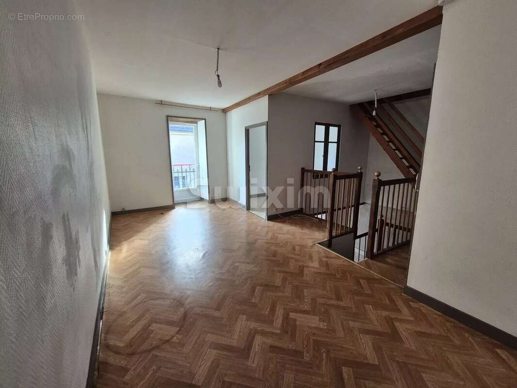 Maison à METZ-LE-COMTE