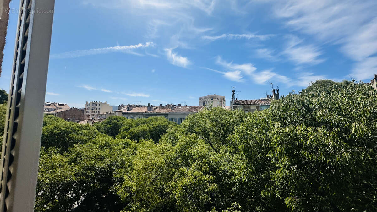 Appartement à MARSEILLE-5E