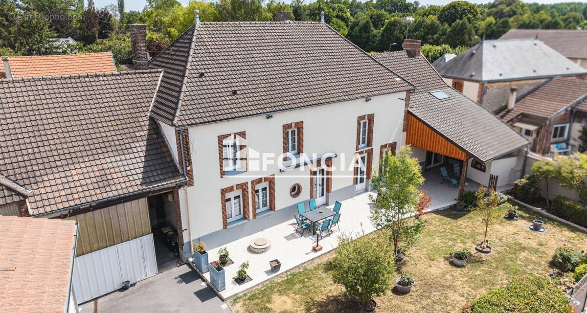 Maison à SAINT-MARD-LES-ROUFFY