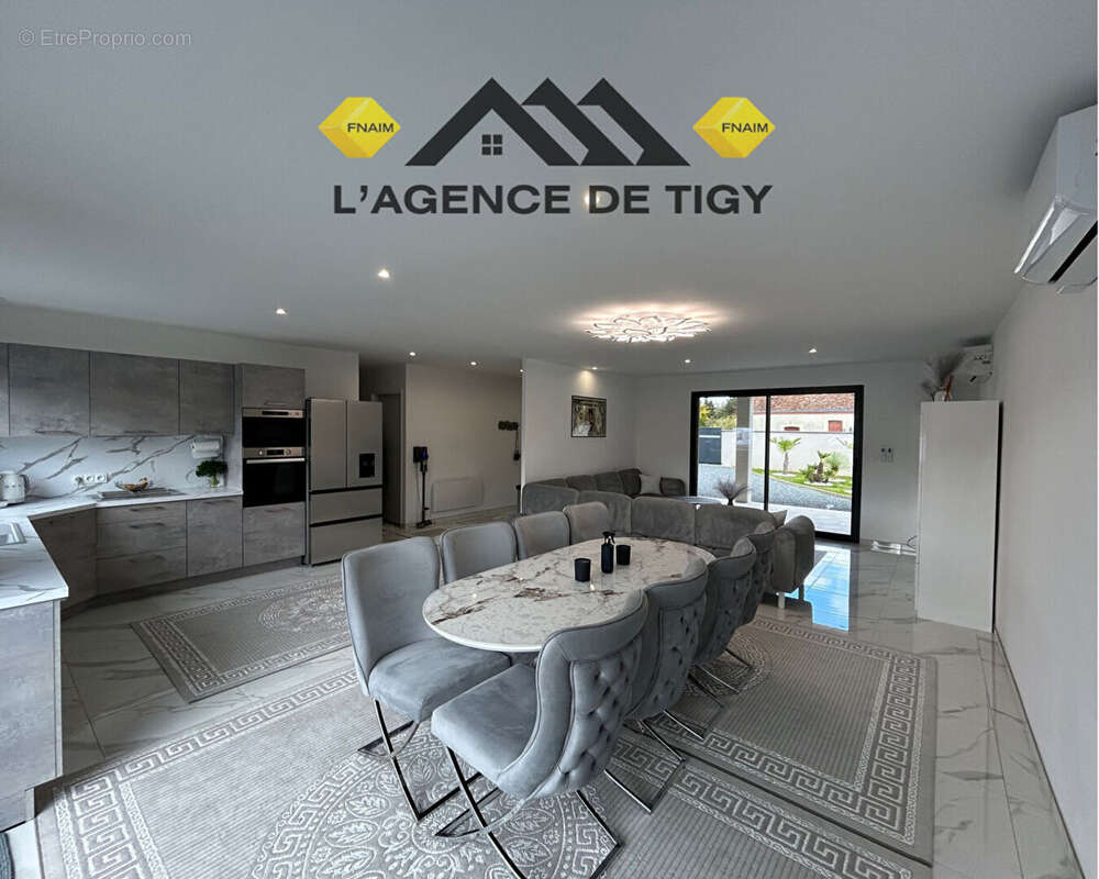 Maison à NEUVY-EN-SULLIAS