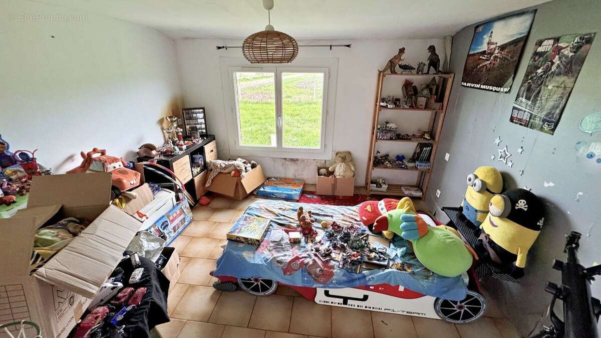 Maison à MOULIETS-ET-VILLEMARTIN